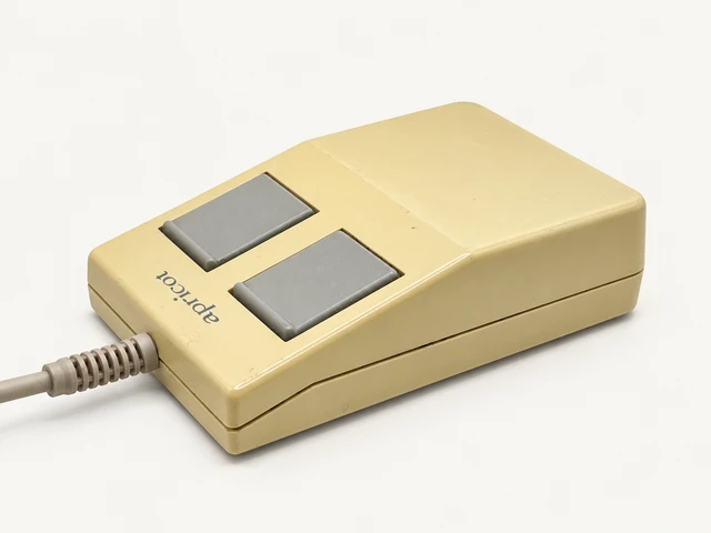 Apricot mouse (Logitech M8)