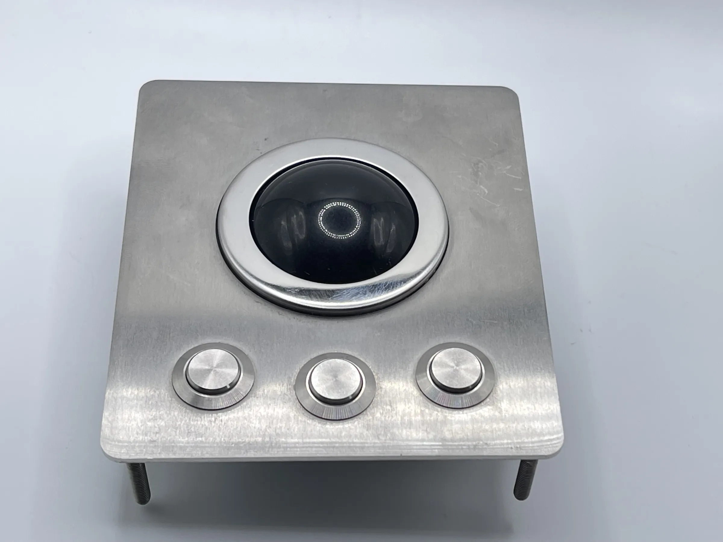 Cursor Controls TrackerBall — ракурс 1