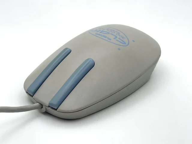 Elecom Clam 300 Count bus mouse