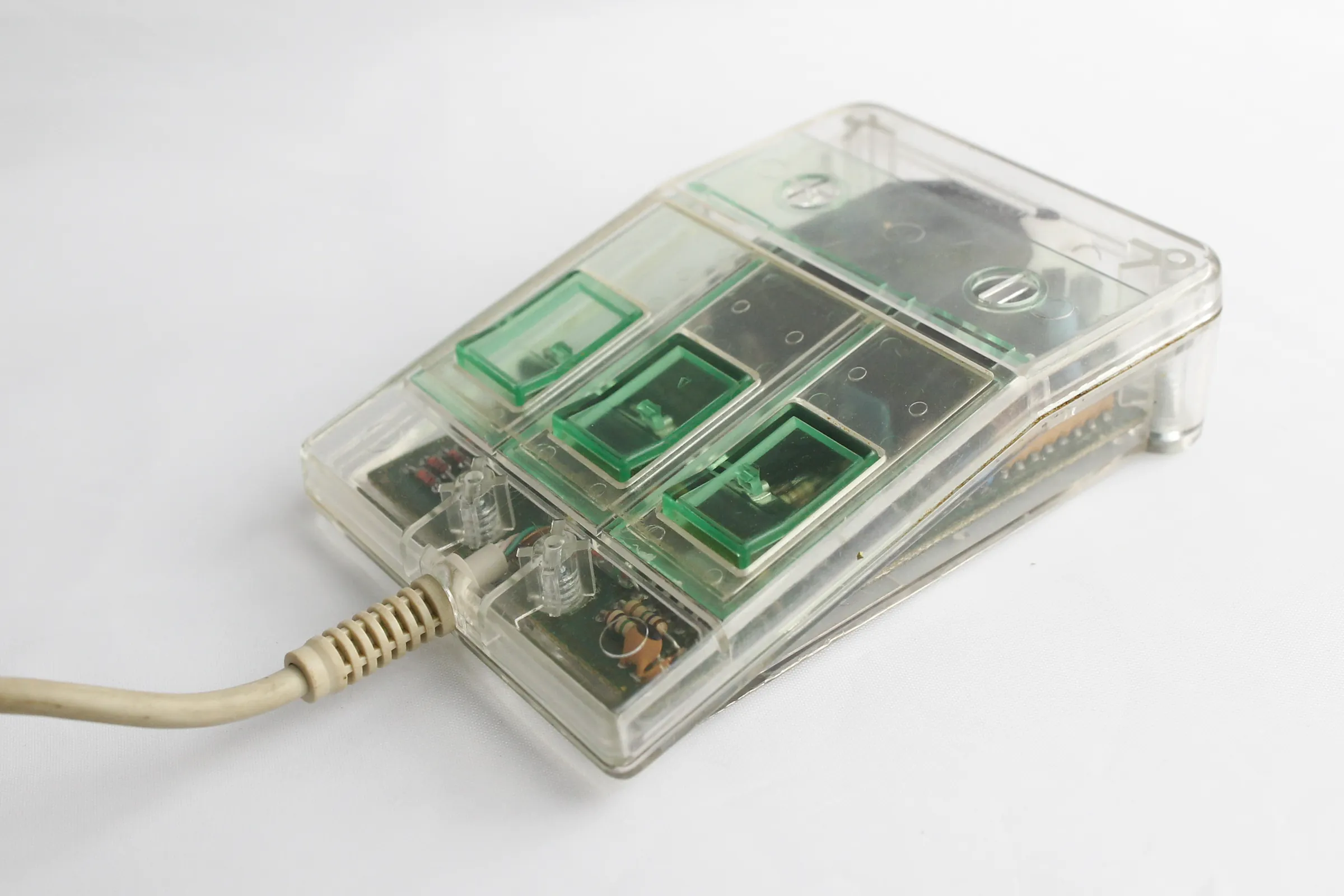 Logitech ClearCase — ракурс 1