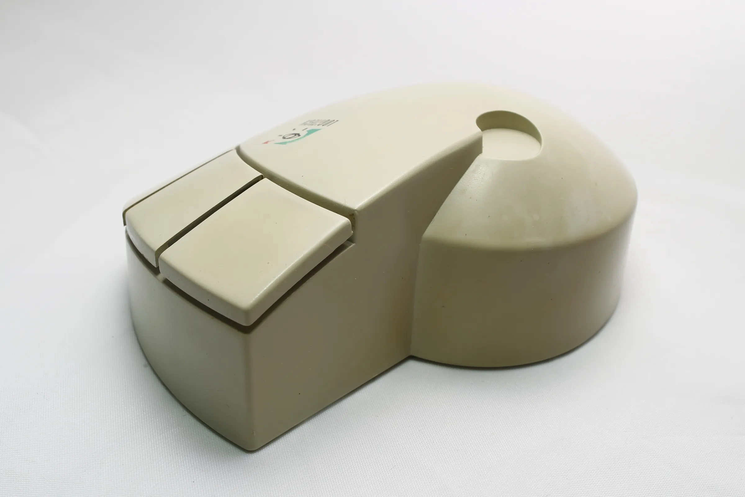 Logitech MouseMan Cordless (M-RA12) — ракурс 1