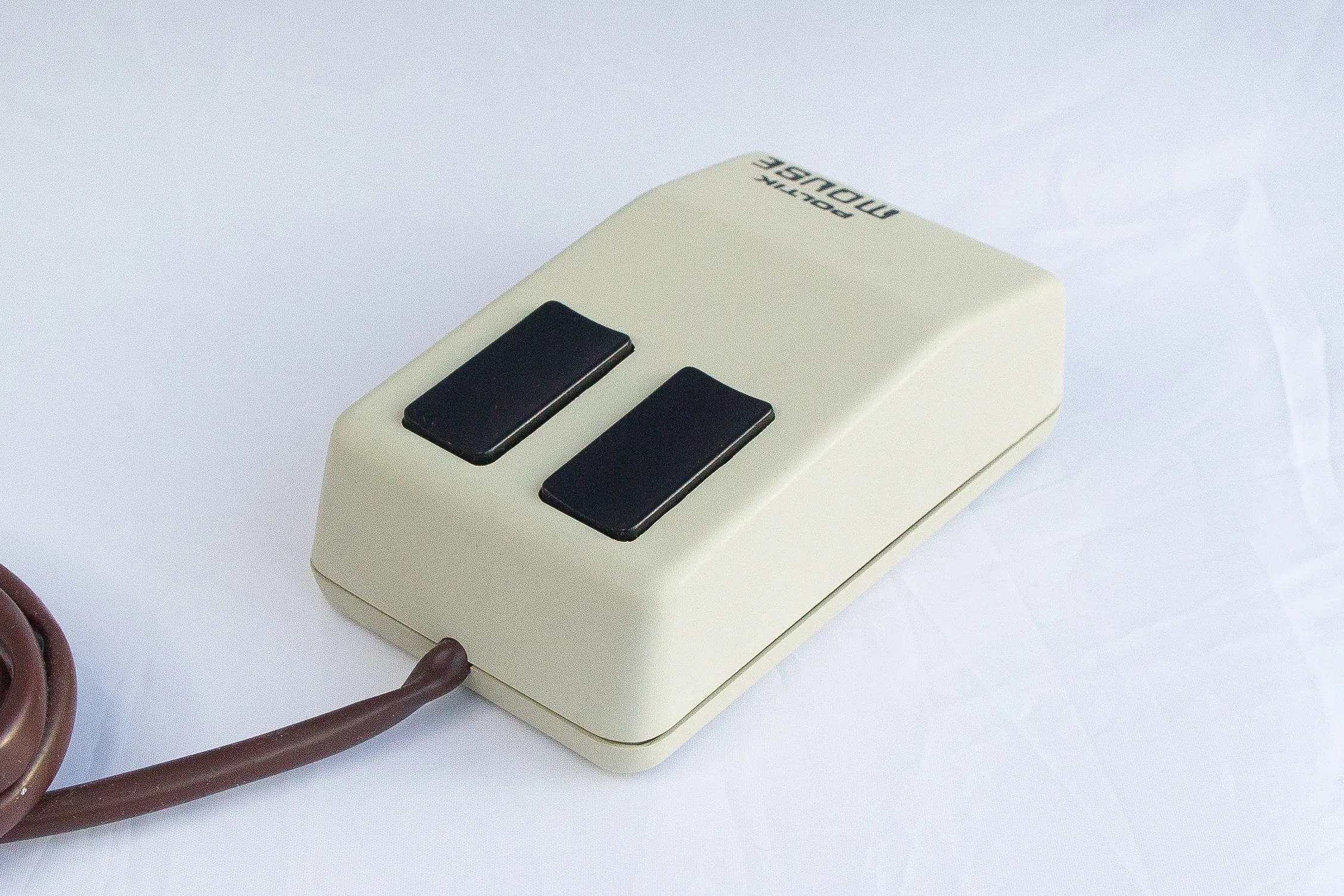 Poltik MMP 832 — ракурс 1