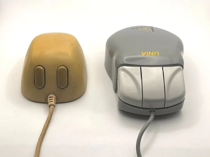 UNIA: a mouse with a lid